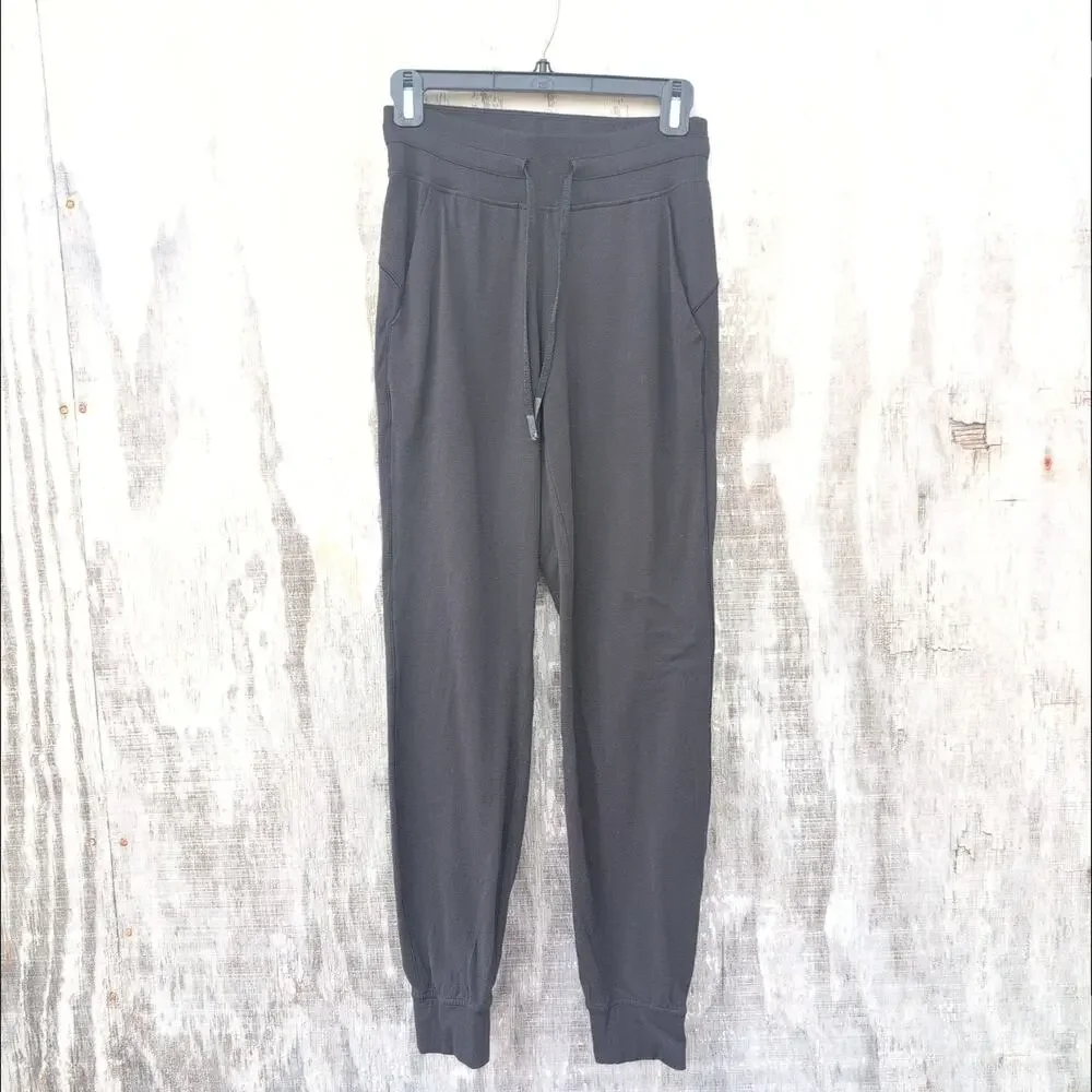 Lululemon On The Fly Joggers Luxetreme Drawstring Women's Size 4 Loose Fit